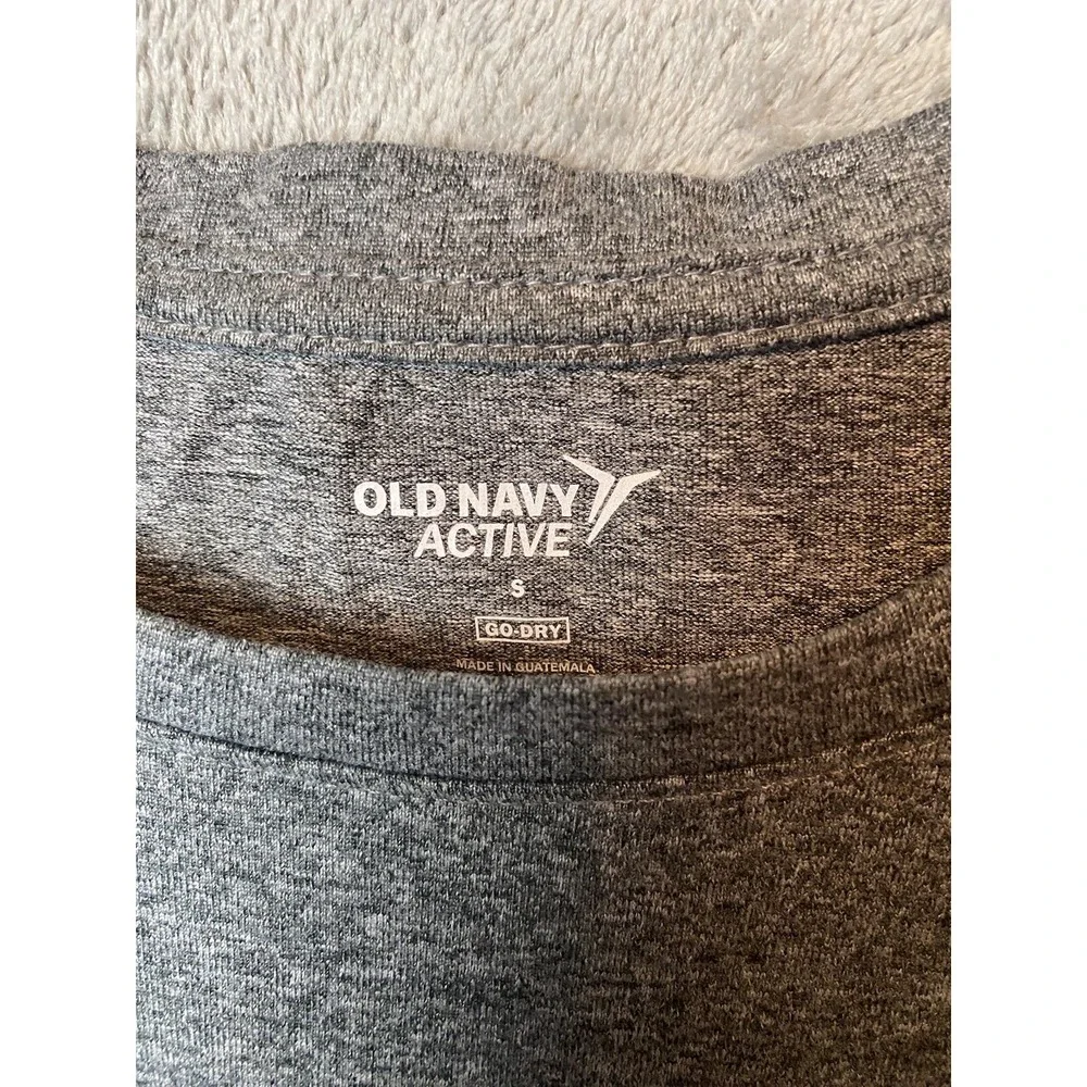 Old Navy Active Size Small Gray Sleeveless Shirt